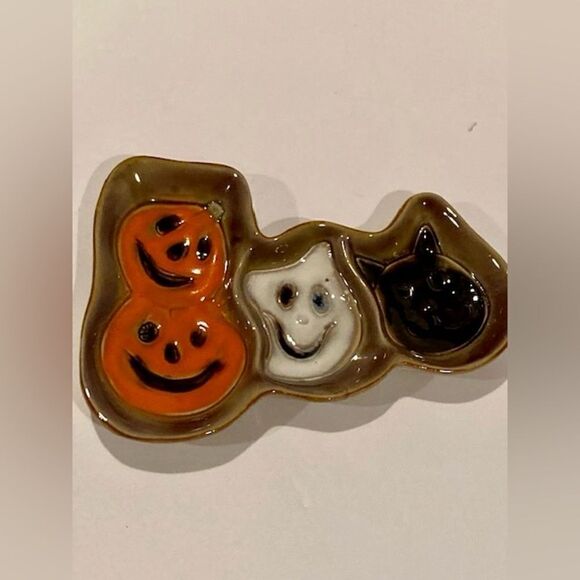 Halloween Ceramic Candy Dish with Divders Displaying Pumpkin, Ghost, and Cat - Picture 1 of 10